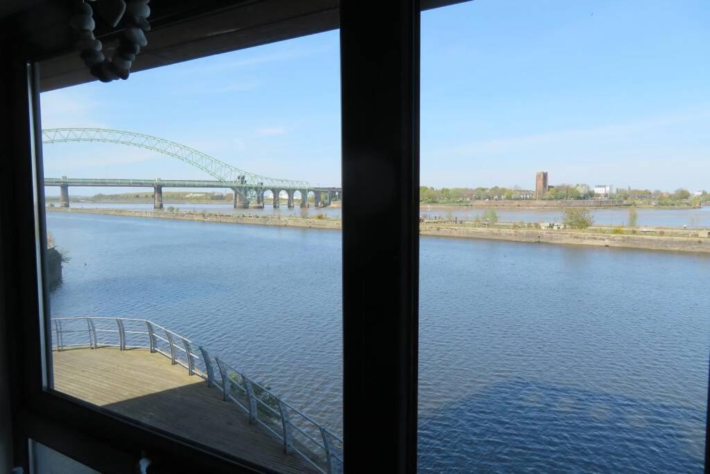 Home From Home With Fantastic Views 2 Runcorn Luaran gambar